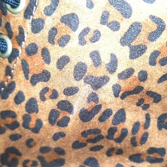 🆕️LAST SIZE 6🖤NWT LEOPARD PRINT HIKING BOOT🖤 - Picture 5 of 13